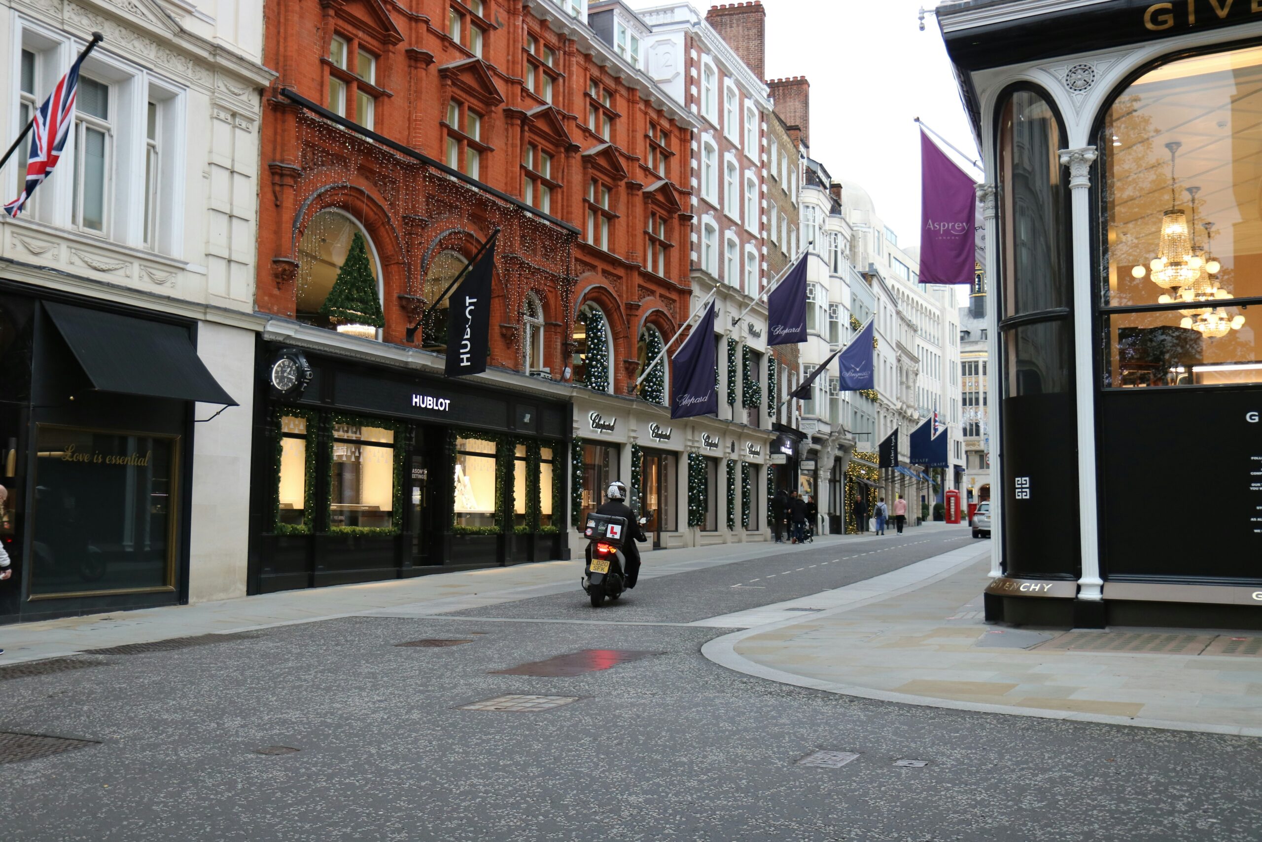 LaSalle: Europe breaks from global real estate cycle as occupier demand ...